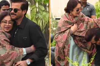 anil-kapoor-touches-kirron-kher-feet-photo-viral-internet