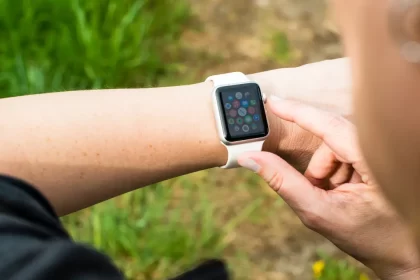 apple-watch-saves-82-year-old-life-viral-news-internet